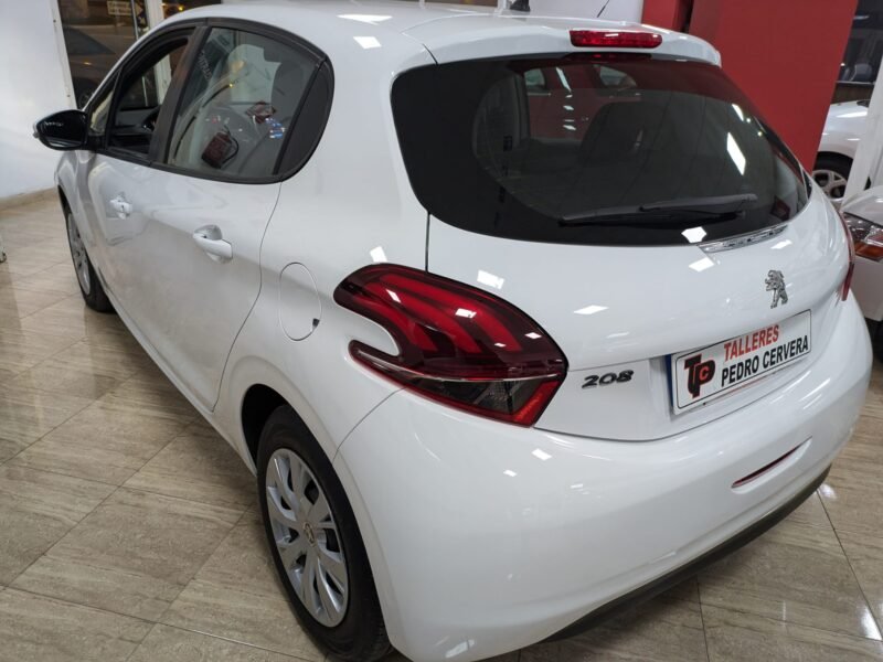 PEUGEOT 208 1.6 HDI