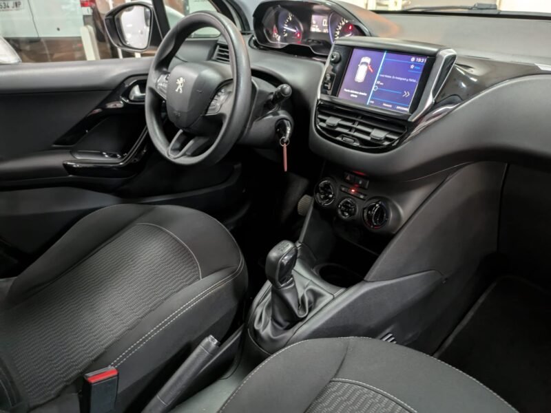 PEUGEOT 208 1.6 HDI