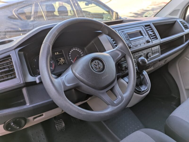 VOLKSWAGEN TRANSPORTER 2.0 TDI FURGÓN CORTO CERRADO