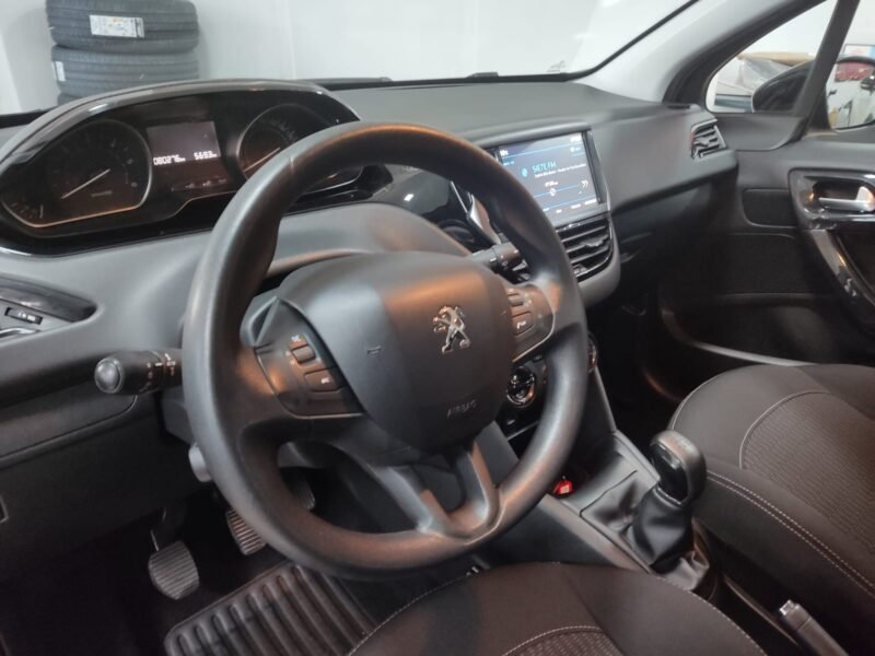 PEUGEOT 208 1.6 HDI