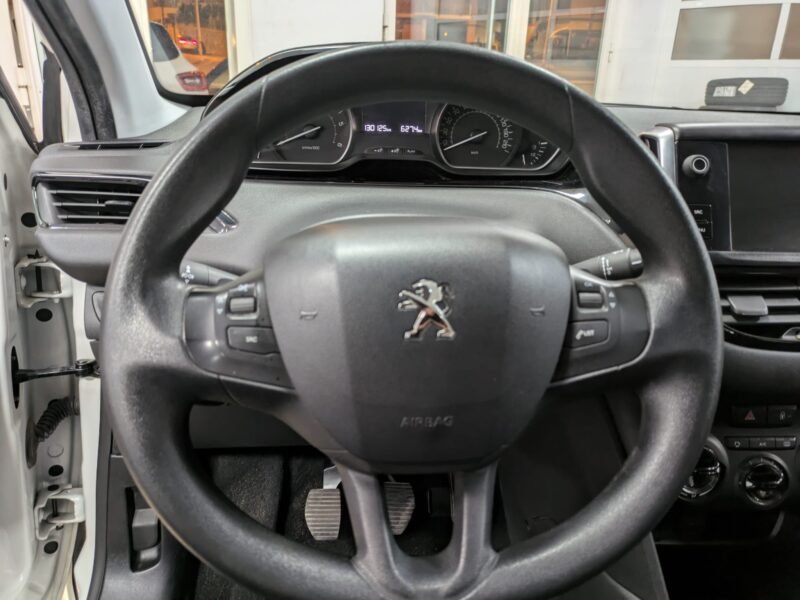 PEUGEOT 208 1.6 HDI