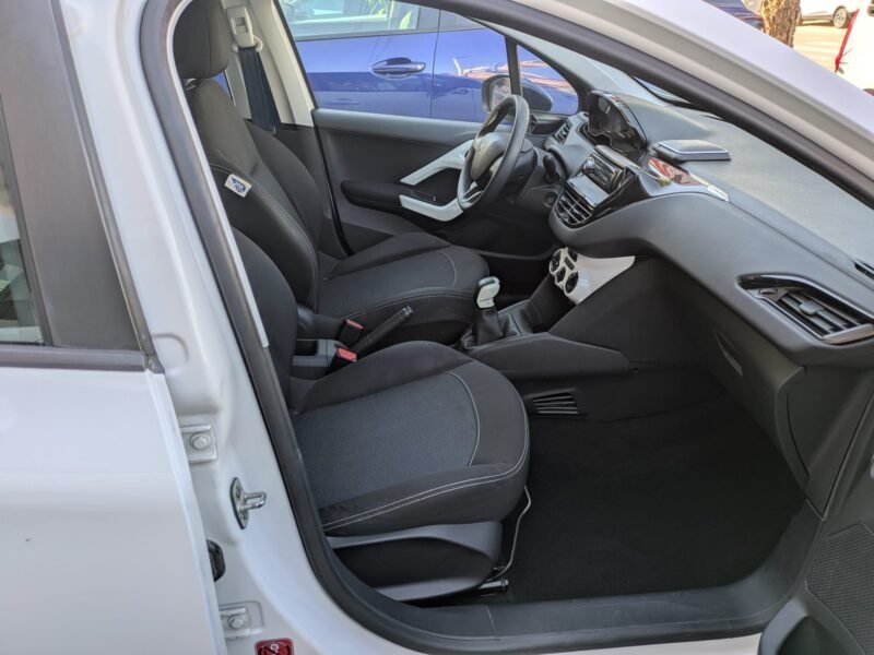 PEUGEOT 208 1.4 HDI LIKE