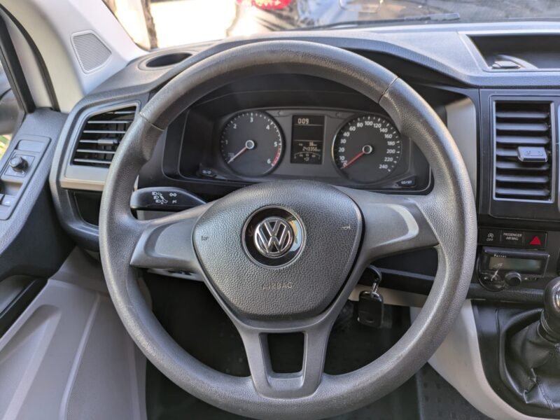 VOLKSWAGEN TRANSPORTER 2.0 TDI FURGÓN CORTO CERRADO