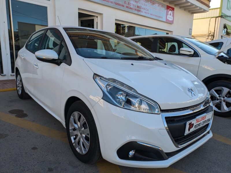 PEUGEOT 208 1.6 HDI