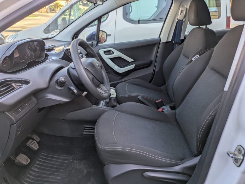 PEUGEOT 208 1.4 HDI LIKE