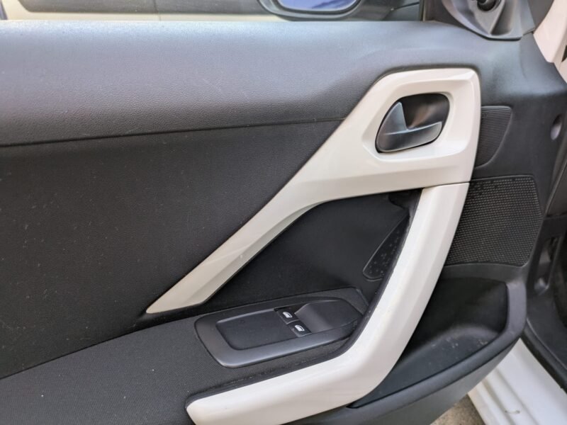 PEUGEOT 208 1.4 HDI LIKE