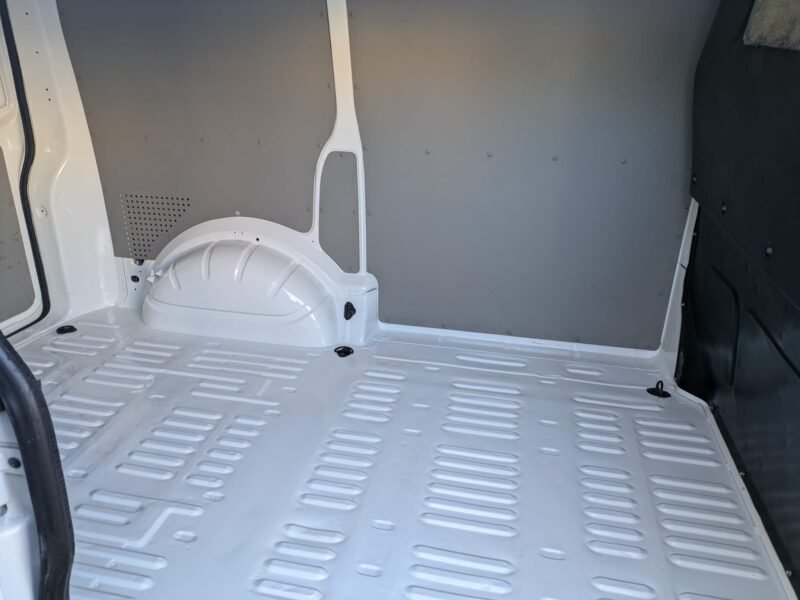 VOLKSWAGEN TRANSPORTER 2.0 TDI FURGÓN CORTO CERRADO