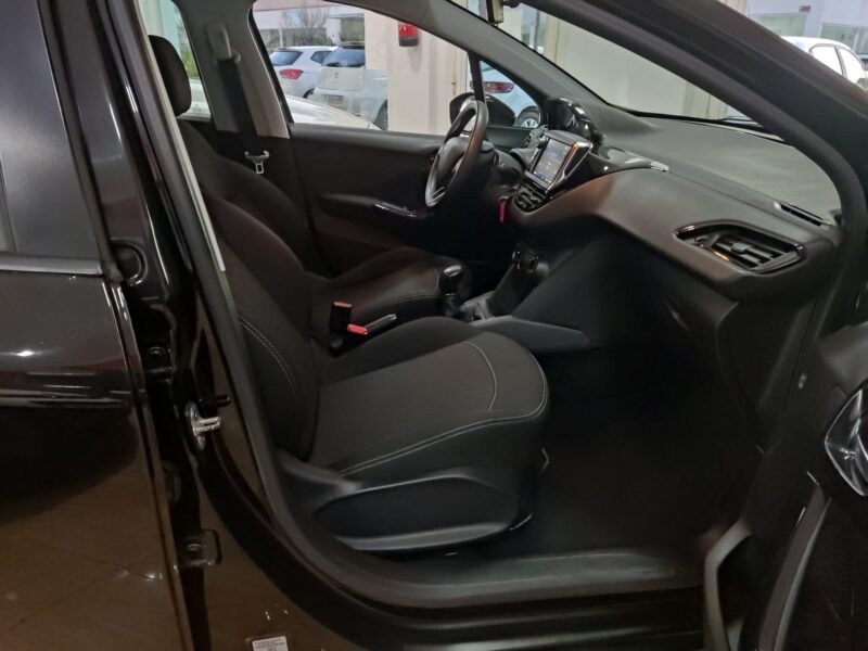 PEUGEOT 208 1.6 HDI
