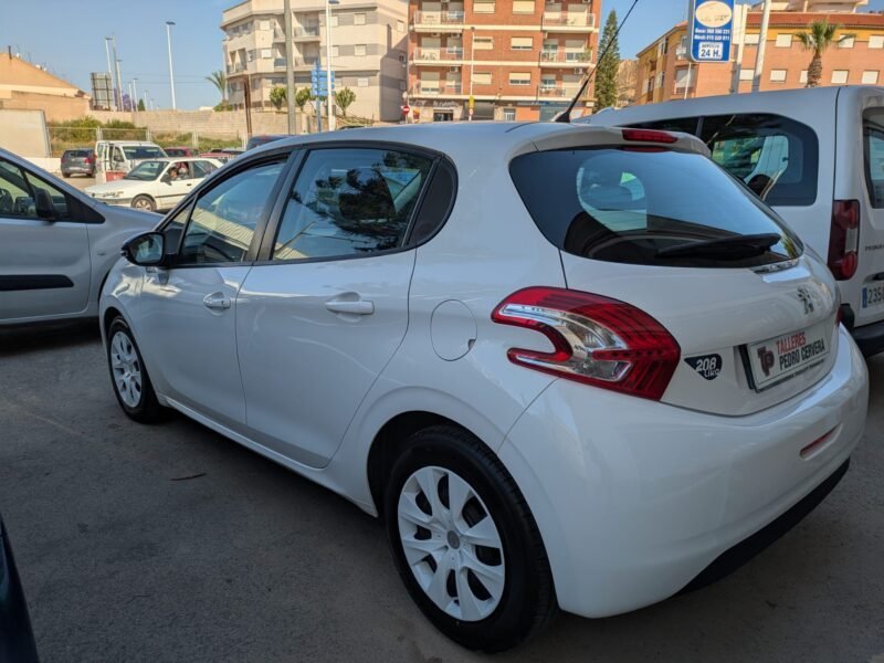 PEUGEOT 208 1.4 HDI LIKE