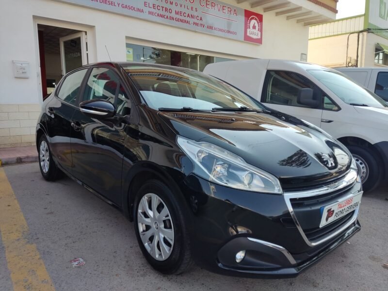 PEUGEOT 208 1.6 HDI