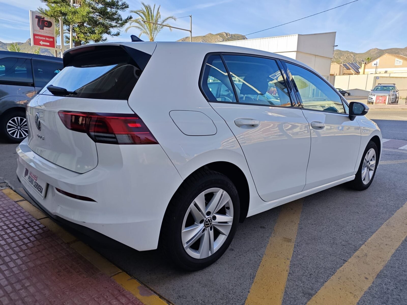 VOLKSWAGEN Golf VIII 2.0 TDI 