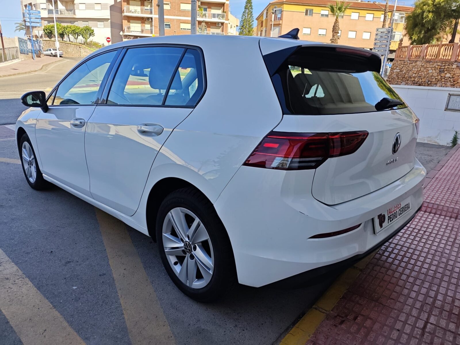 VOLKSWAGEN Golf VIII 2.0 TDI 