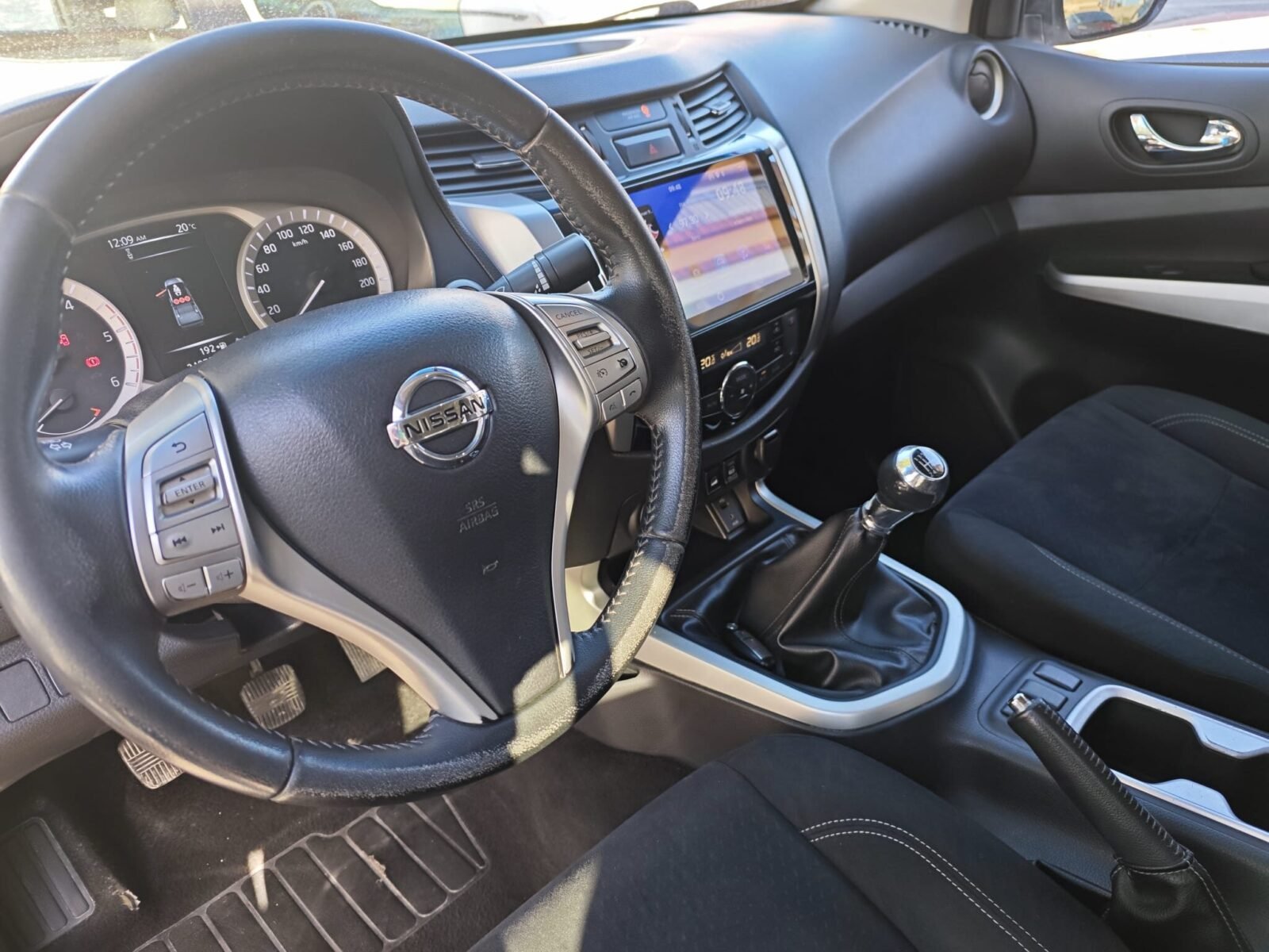 NISSAN NAVARA 2.3 DCI 