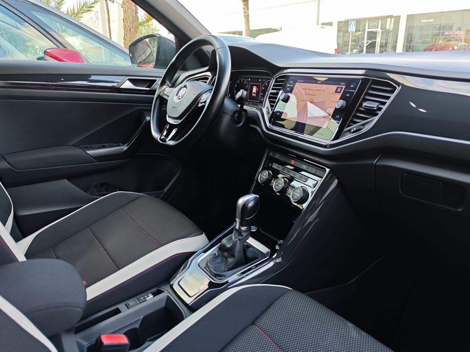 VOLKSWAGEN T-ROC 1.5 TSI 