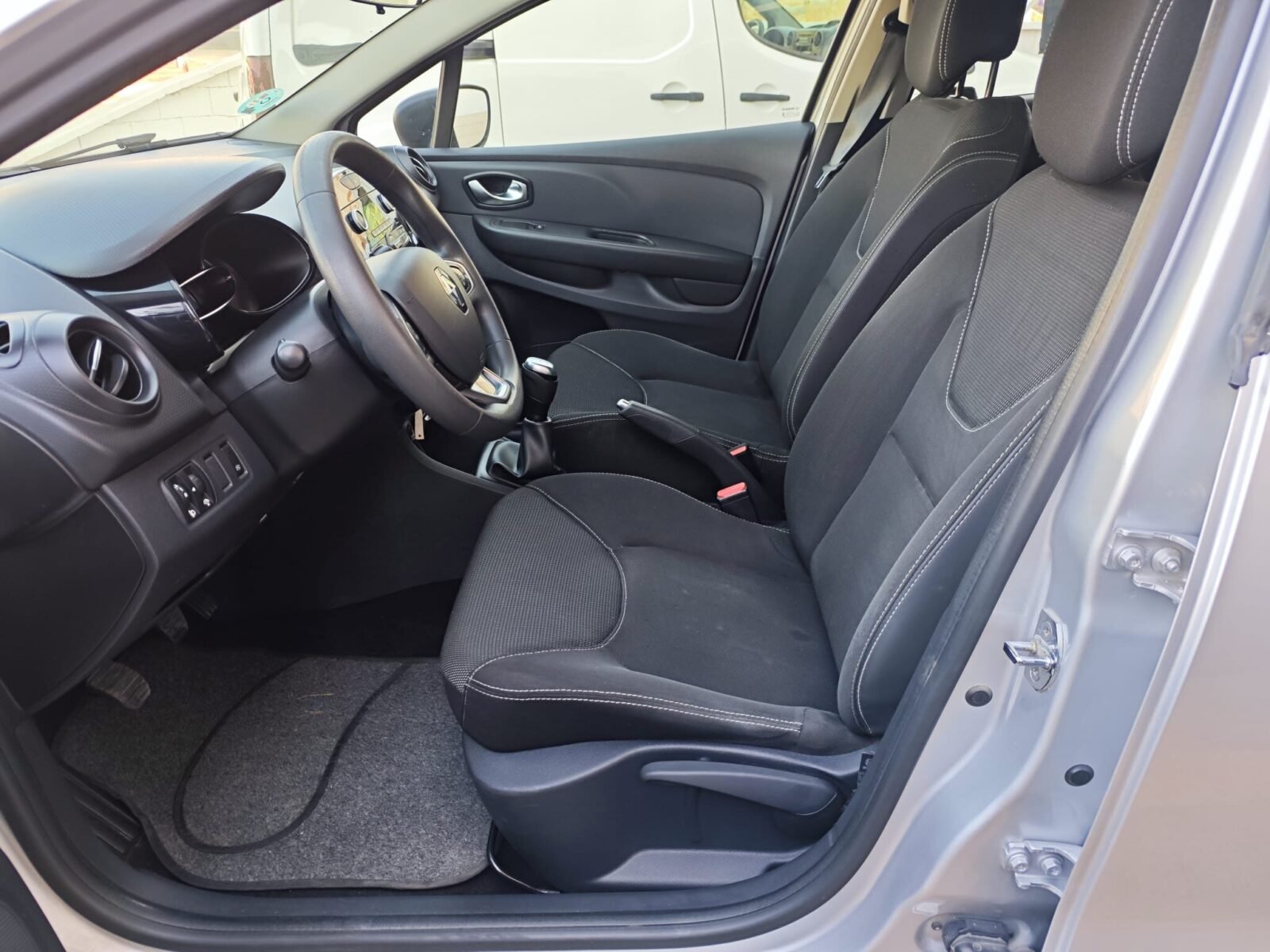 RENAULT Clio 1.5 DCI