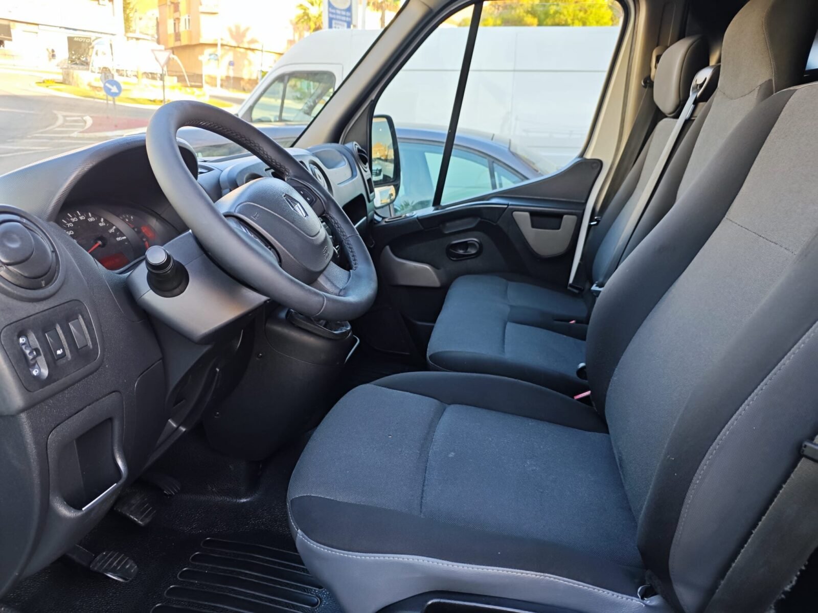 RENAULT MASTER 2.3 DCI L1H1