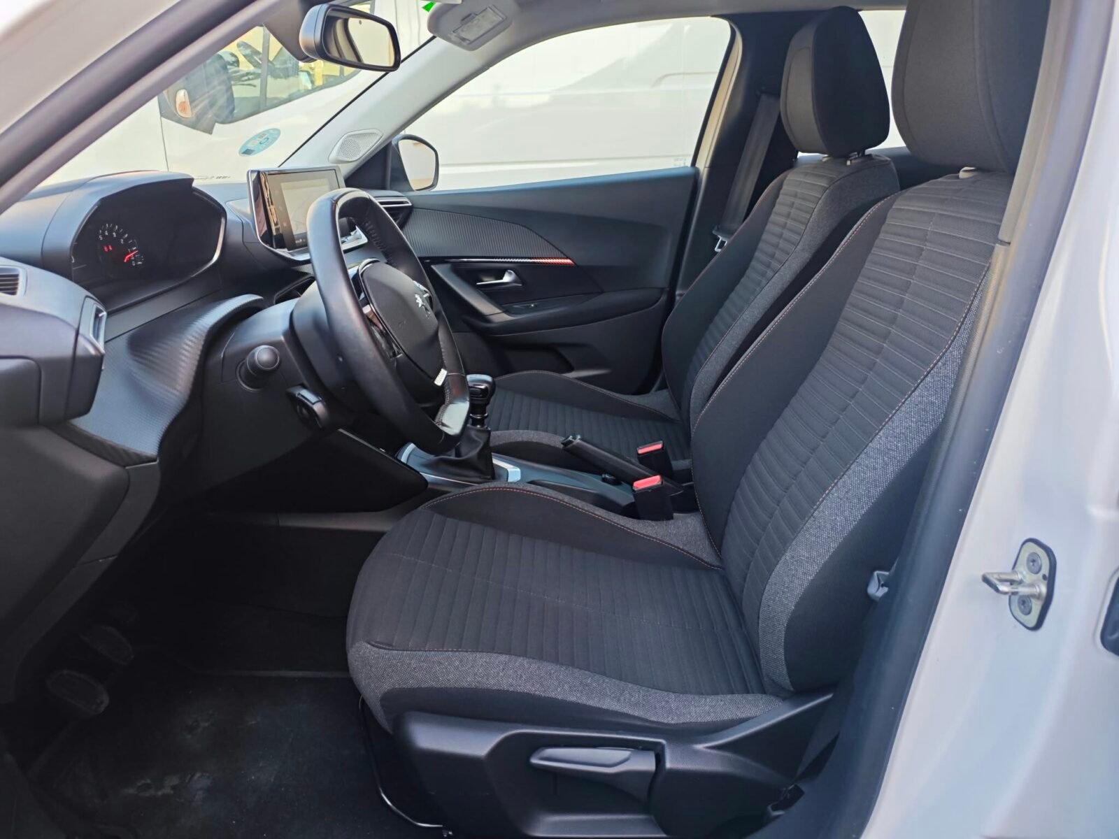 PEUGEOT 2008 1.5 HDI ACTIVE