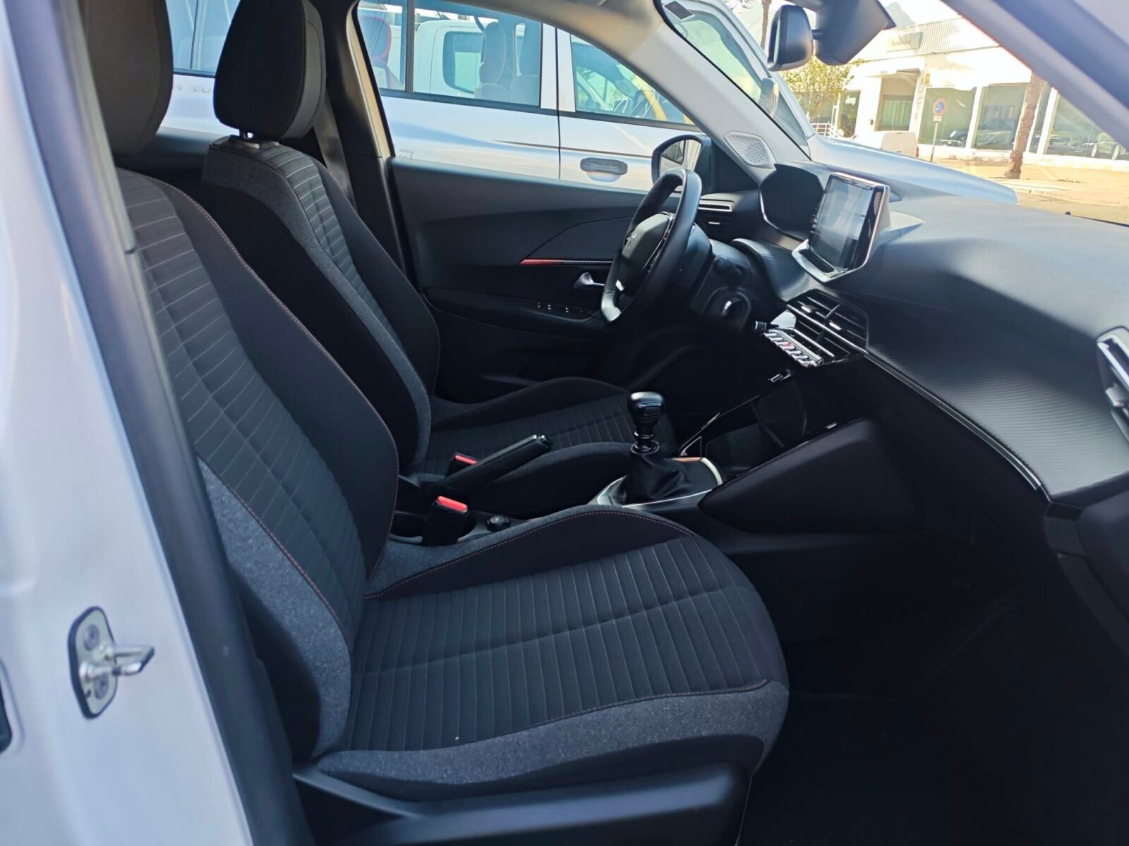 PEUGEOT 2008 1.5 HDI ACTIVE